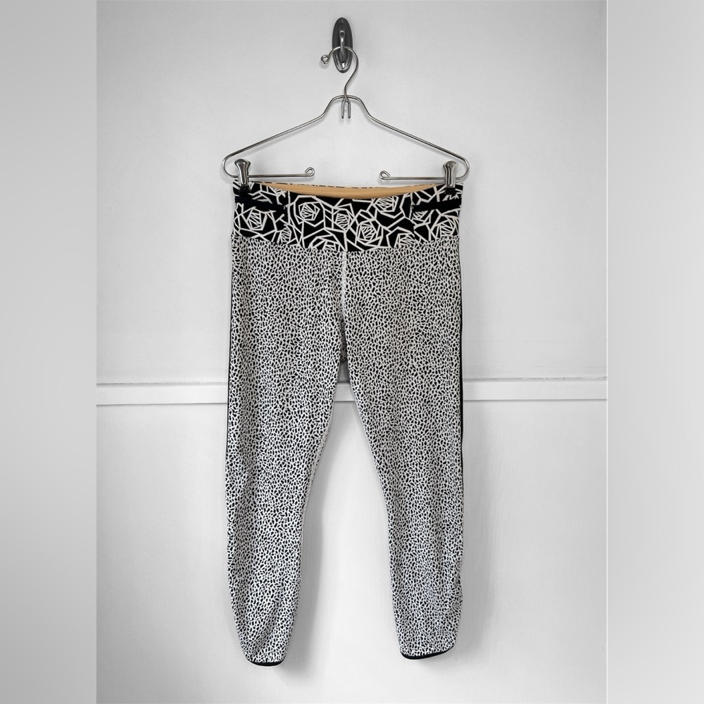 Lululemon Real Quick Tight Miss Mosaic White/Posey Black White